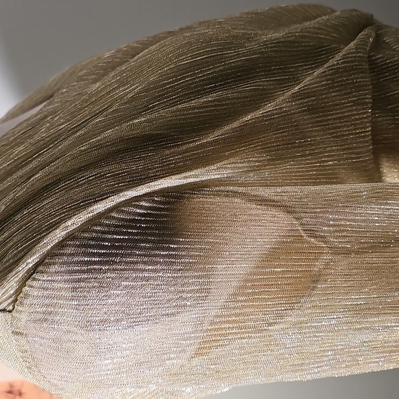 Elegant Gold Women's Top By Cooper & Ella Size Large And NWT - Picture 4 of 10